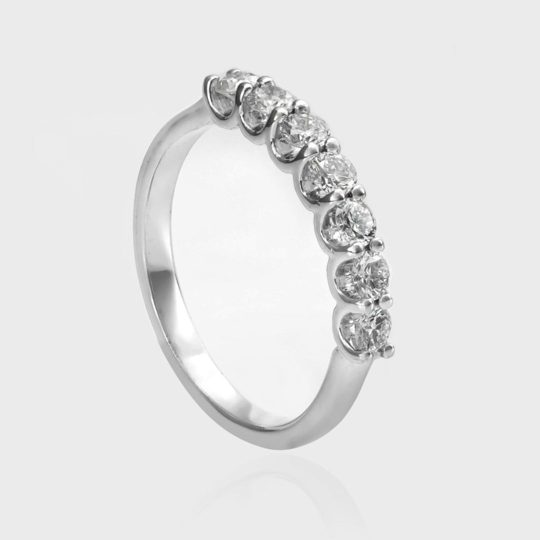 טבעת חצי איטרניטי יהלומים לבנים (0.5 ct.tw)