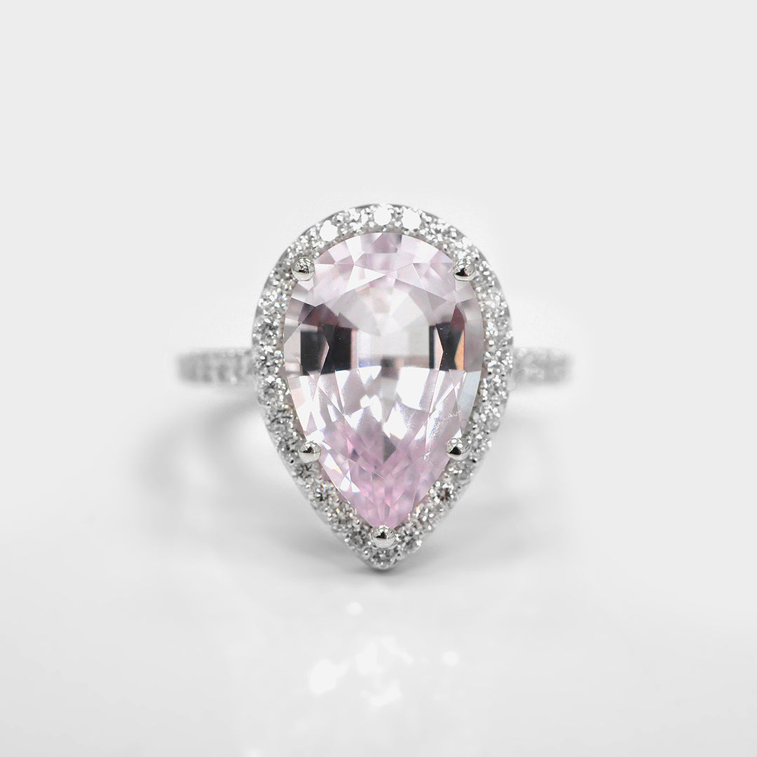 Light Pink Pear Shape Morganite and Diamonds Ring