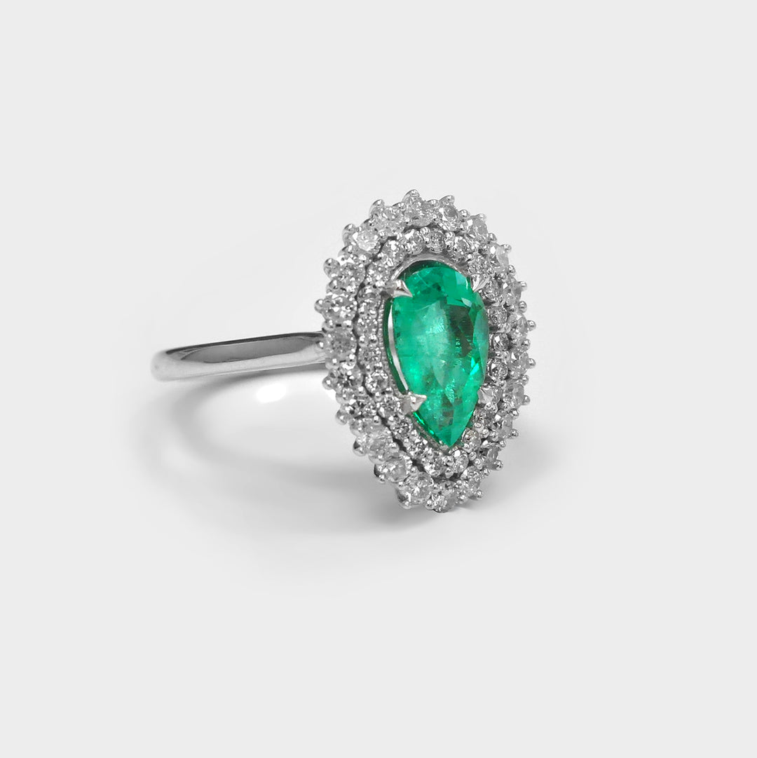 טבעת אמרלד ויהלומים בצורת הילה כפולה טיפה