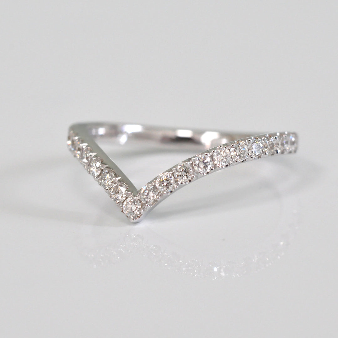 whte gold V shape Diamond Ring