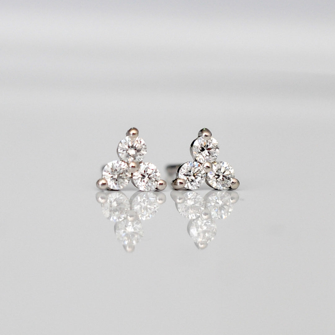 three diamonds White gold stud earrings