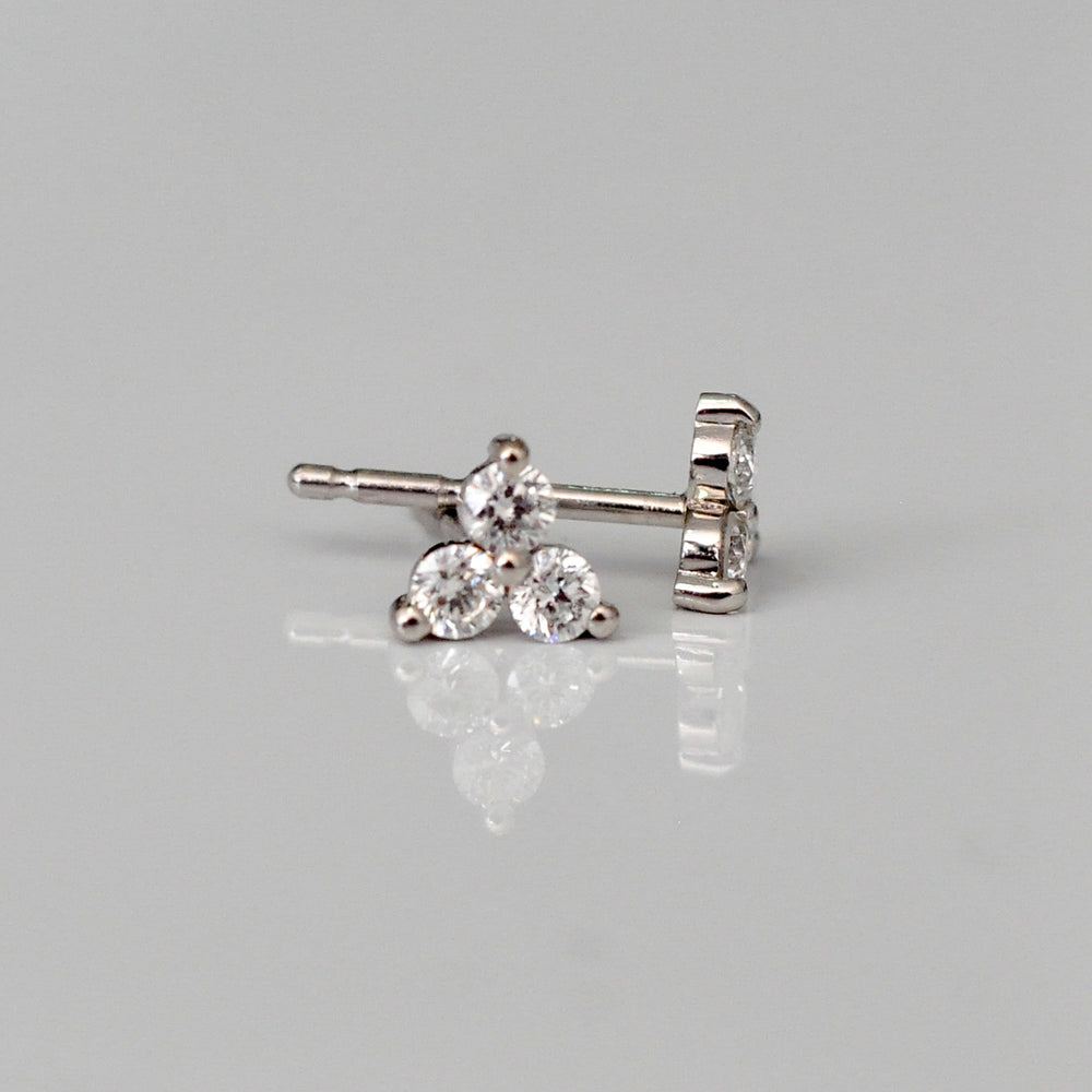 three diamonds White gold stud earrings