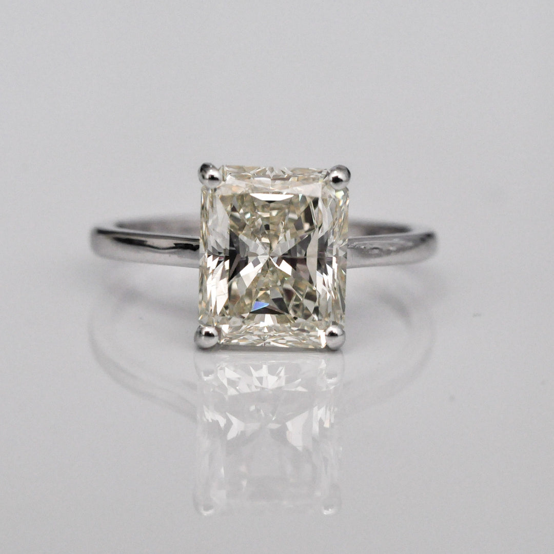 3 carat radiant cut diamond Solitaire