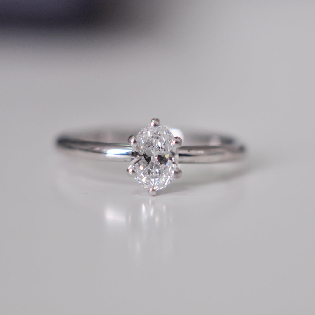 delicate 0.5 ct Oval cut Diamond solitaire Ring